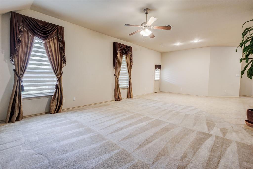 1004 Keats Drive Property Photo 9
