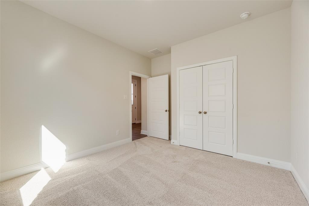 1916 Beeflower Street Property Photo 18