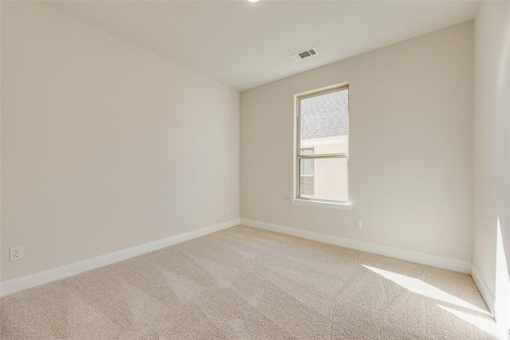 1916 Beeflower Street Property Photo 20