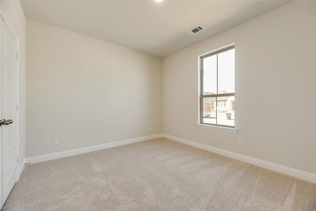 1916 Beeflower Street Property Photo 21