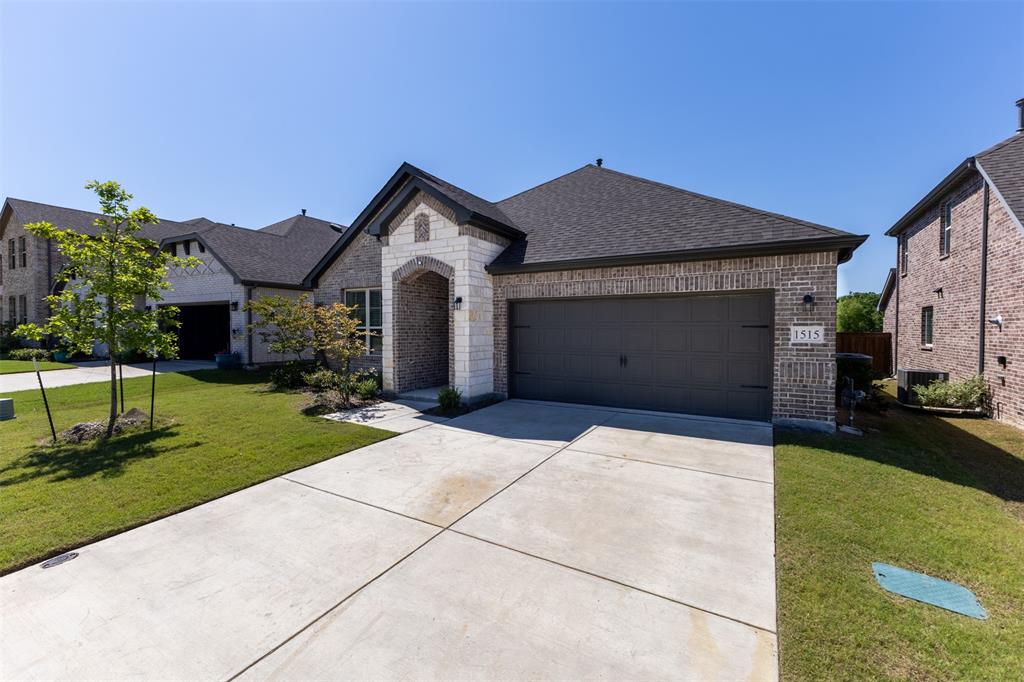 1515 Bridlepath Property Photo 3