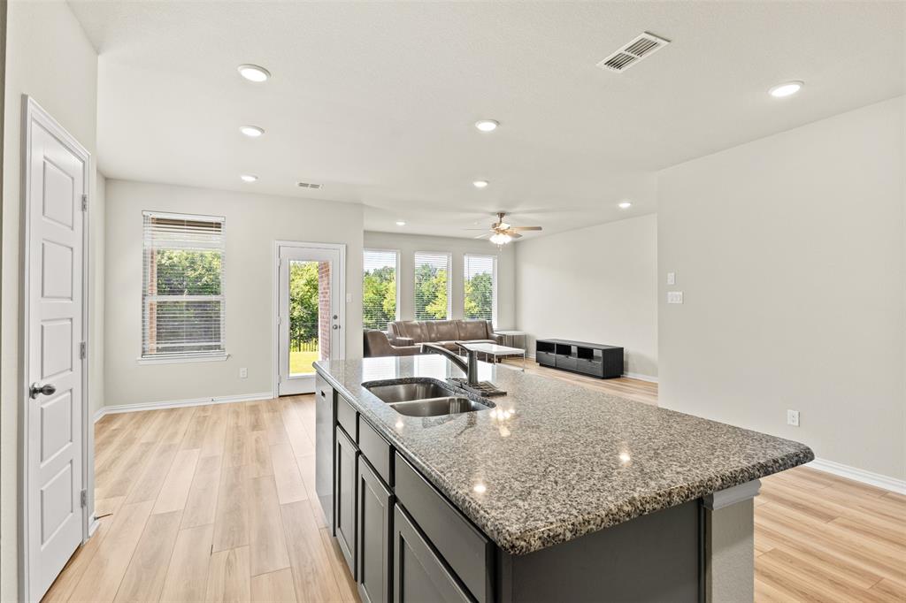 1515 Bridlepath Property Photo 4