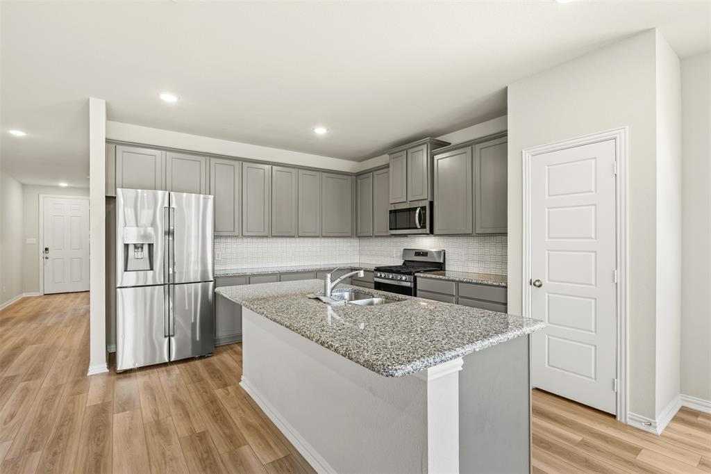 1515 Bridlepath Property Photo 10