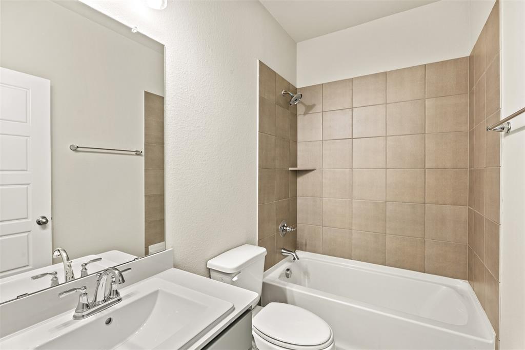1515 Bridlepath Property Photo 12