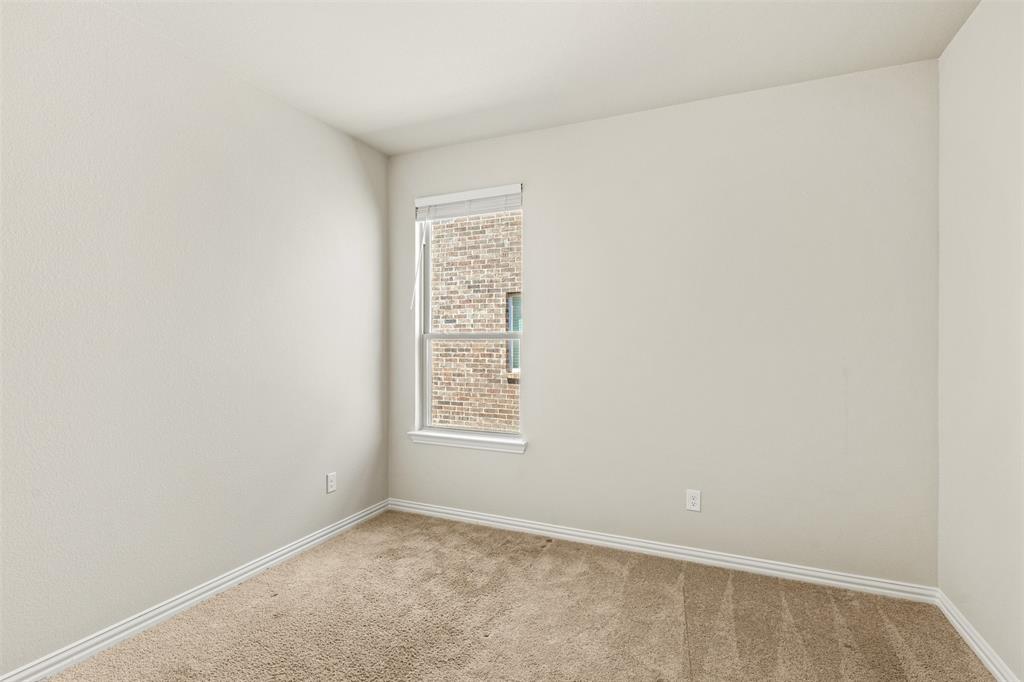 1515 Bridlepath Property Photo 13