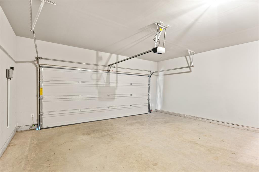 1515 Bridlepath Property Photo 25