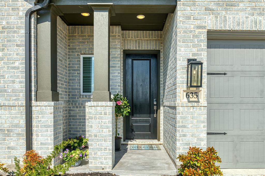 635 Brockwell Bend Property Photo 2