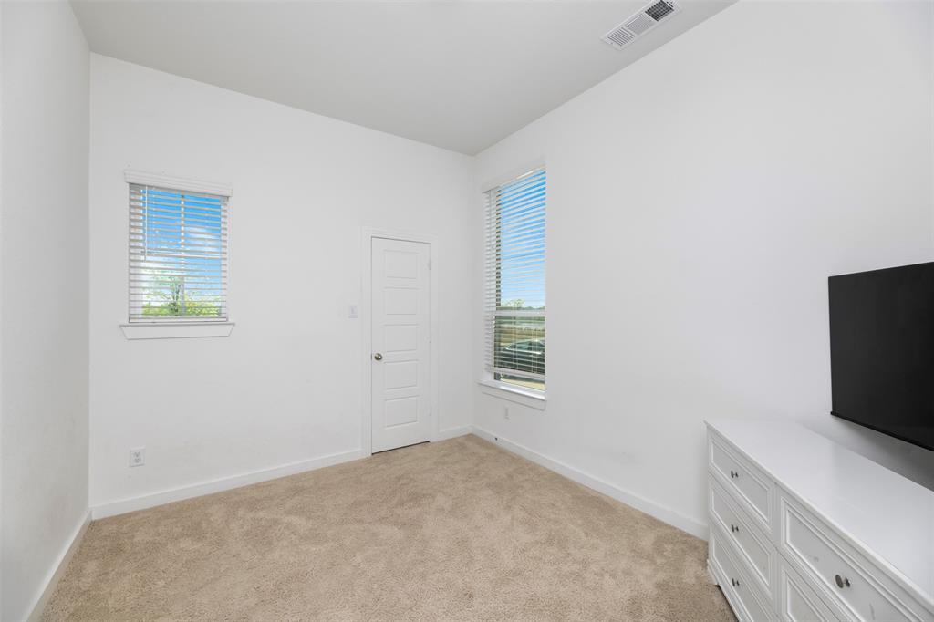 635 Brockwell Bend Property Photo 17