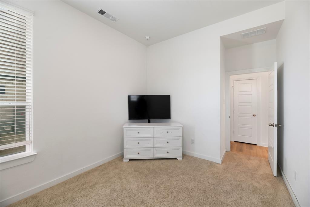 635 Brockwell Bend Property Photo 18