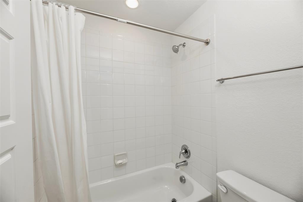 635 Brockwell Bend Property Photo 32