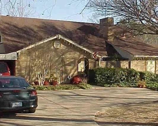 6615 Lyndon B Johnson Freeway Property Photo 1