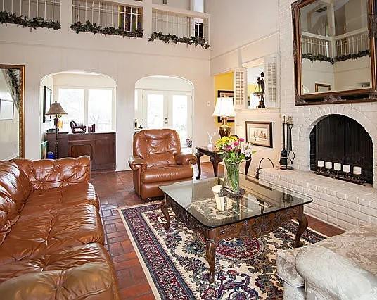 6615 Lyndon B Johnson Freeway Property Photo 4