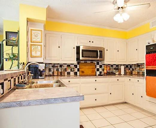 6615 Lyndon B Johnson Freeway Property Photo 7