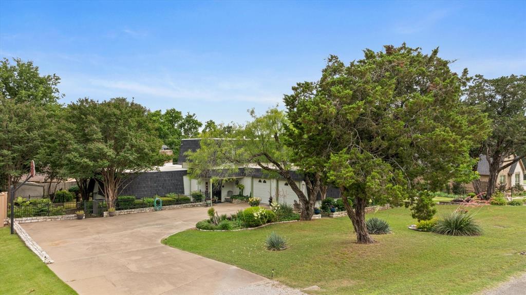 5007 Comanche Drive Property Photo 2