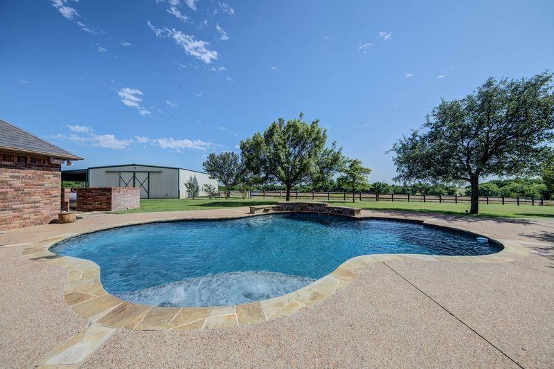 334 Fm 2264 Property Photo 10