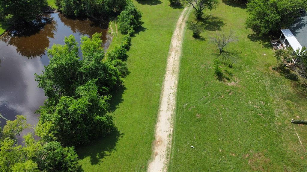 806 Old Base Road Property Photo 2