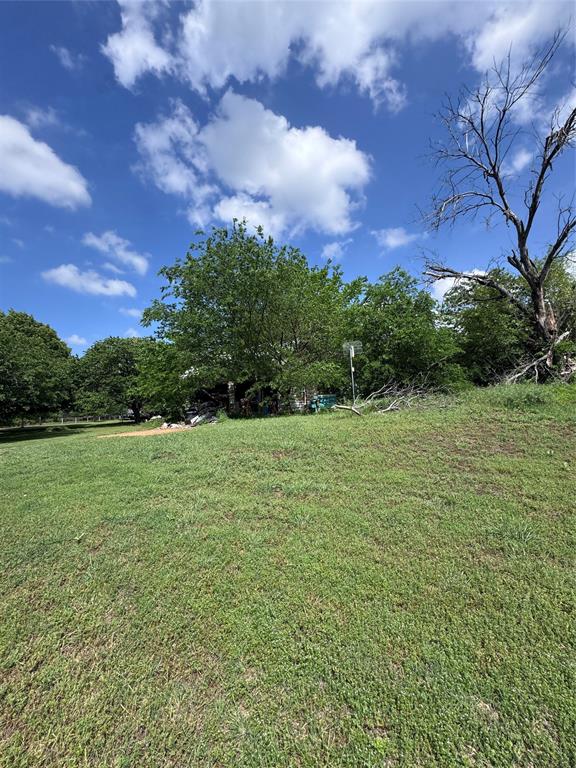 806 Old Base Road Property Photo 4