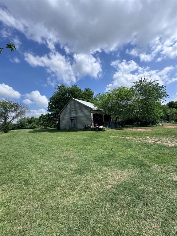 806 Old Base Road Property Photo 7