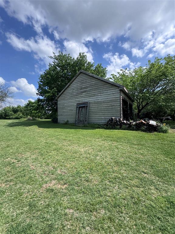 806 Old Base Road Property Photo 11