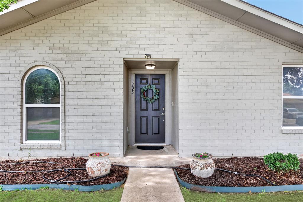 903 Grassy Glen Drive Property Photo 1