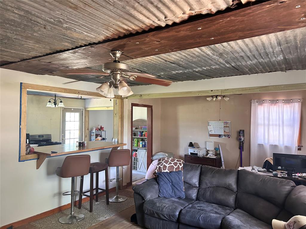 1305 Oak Property Photo 3