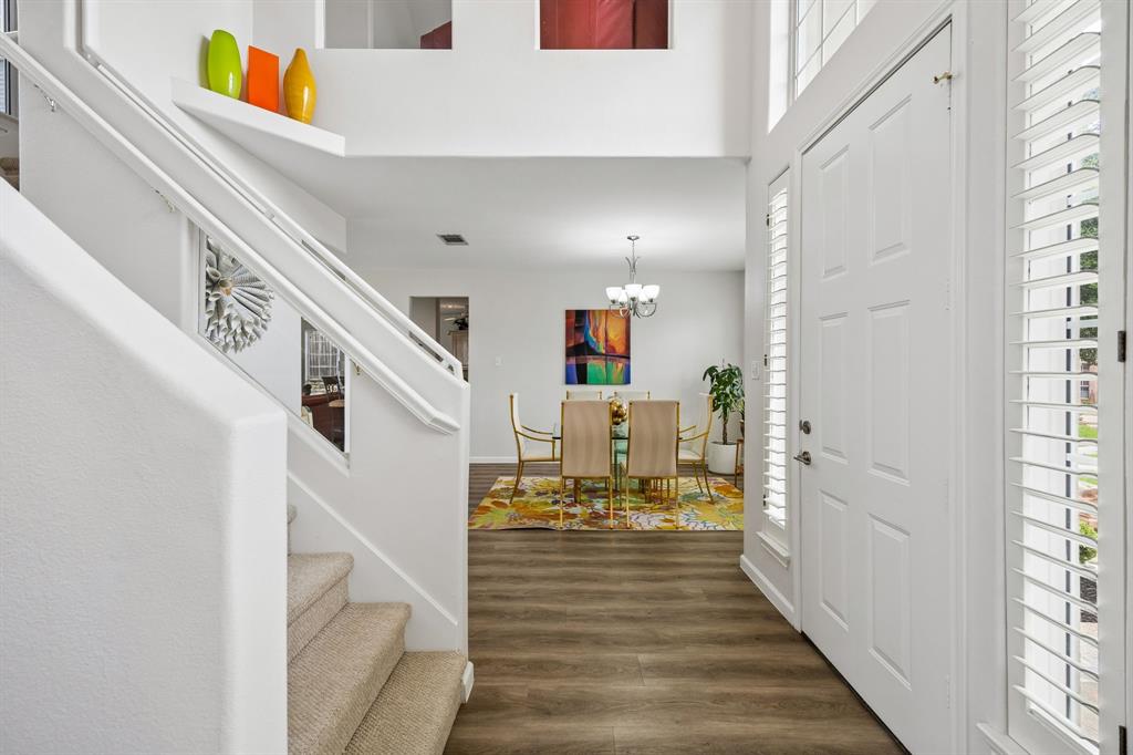 9705 Valley Lake Court Property Photo 4