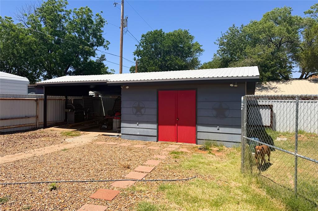 1606 Richards Street Property Photo 3