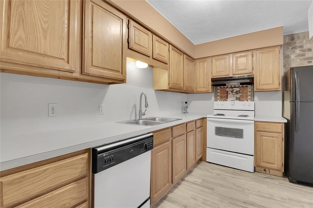 44 E Mountain Creek Drive Property Photo 4