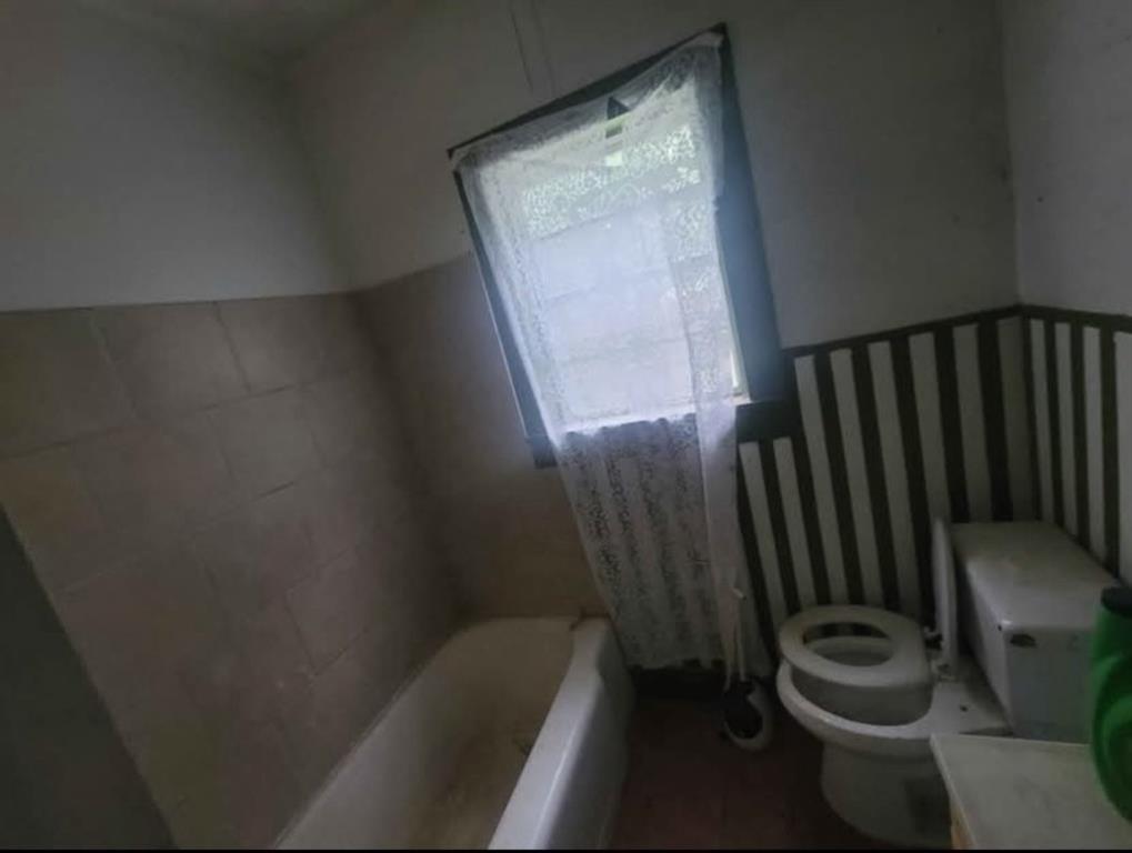 110 E Ross Street Property Photo 5