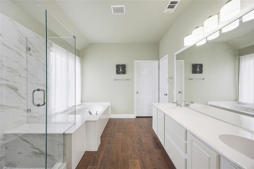 1004 Dover Heights Trail Property Photo 30