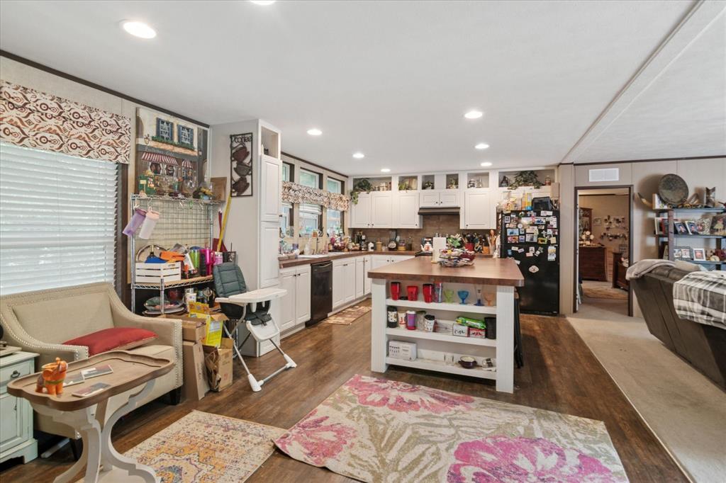 4804 Creekside Road Property Photo 4