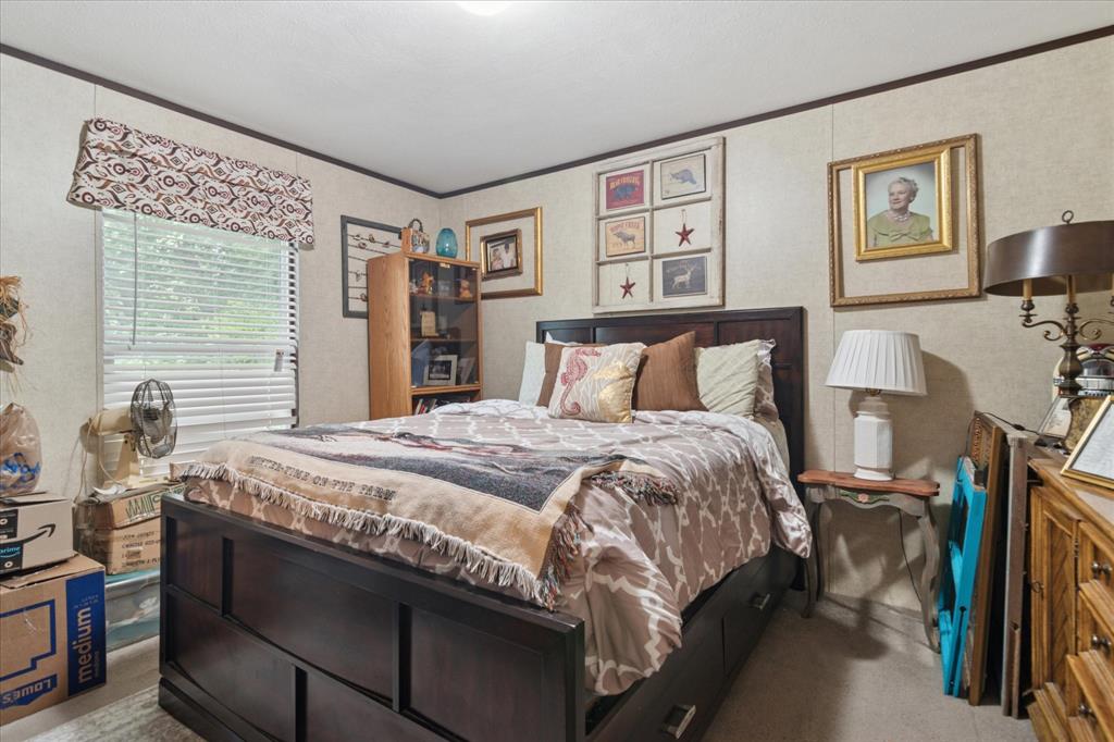 4804 Creekside Road Property Photo 6
