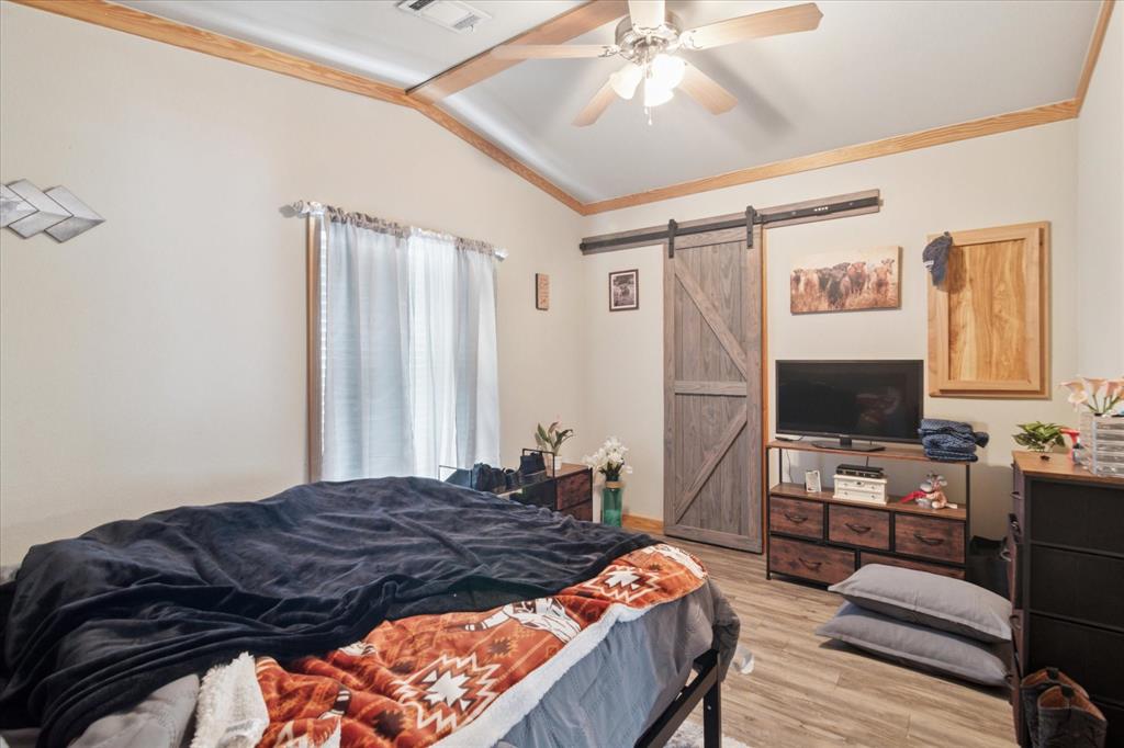 4804 Creekside Road Property Photo 11