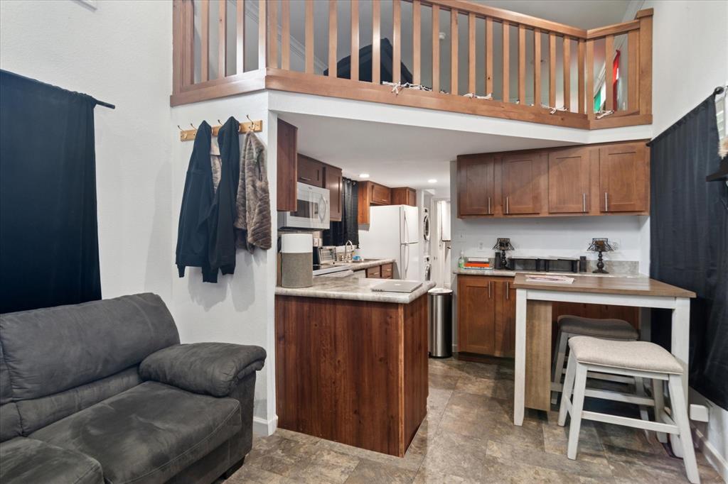 4804 Creekside Road Property Photo 14