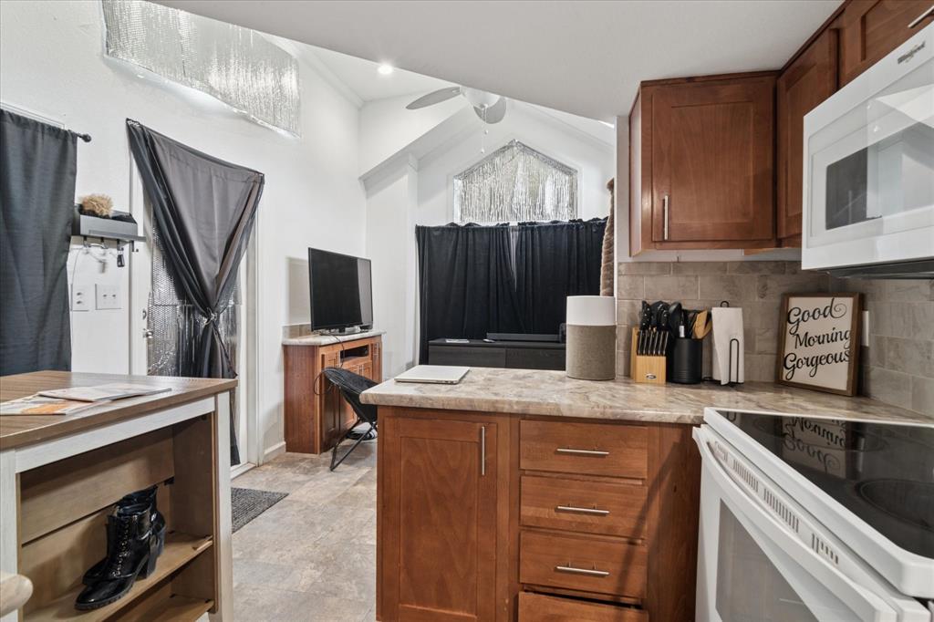 4804 Creekside Road Property Photo 15