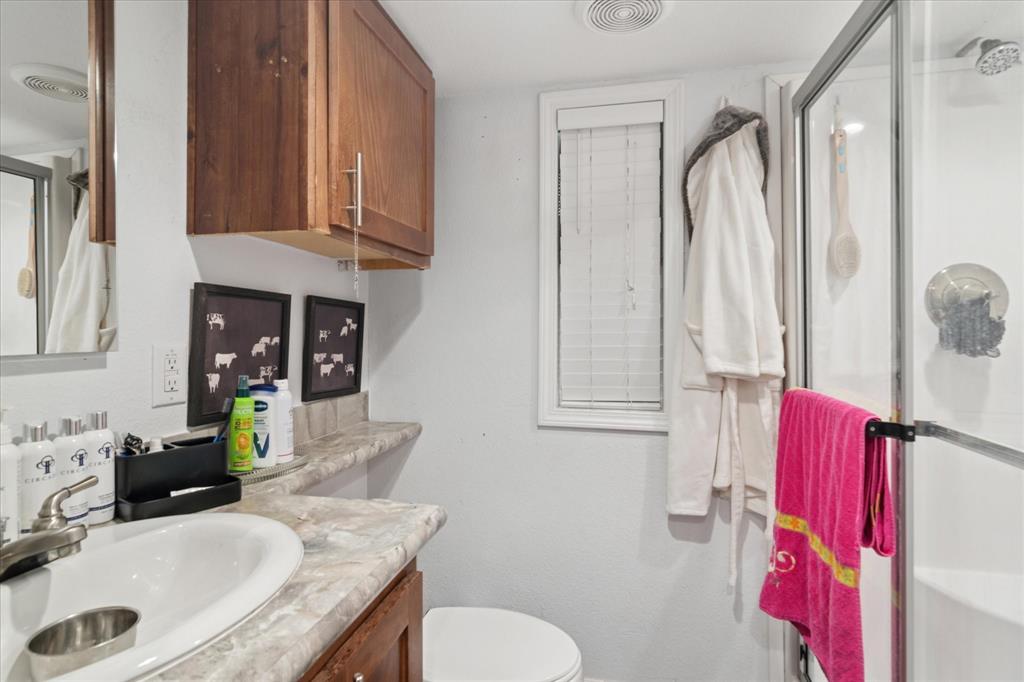 4804 Creekside Road Property Photo 17