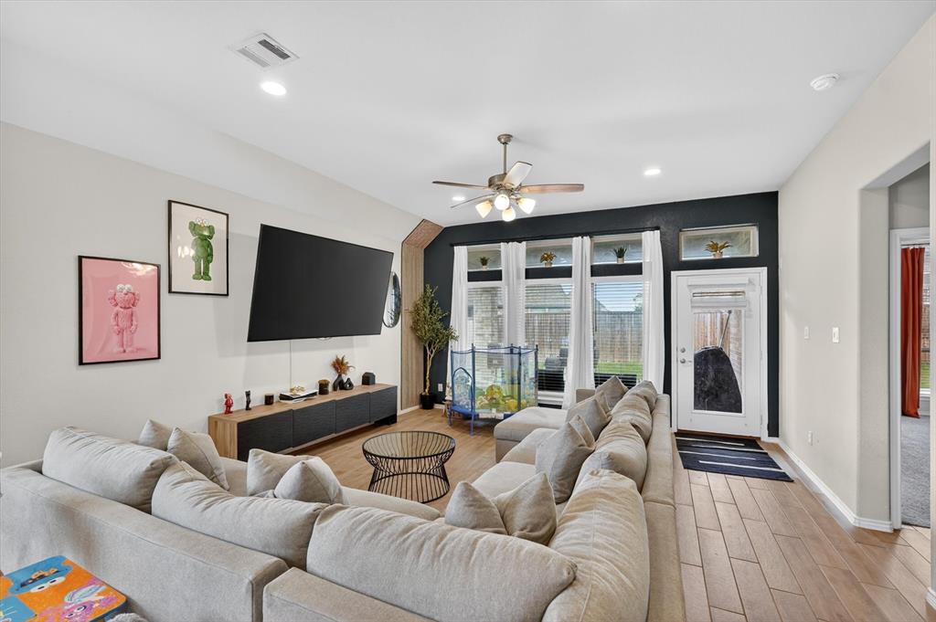 2301 Birdwell Cove Property Photo 11
