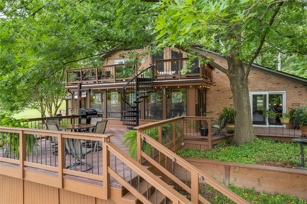 100 King Lance Court Property Photo 6