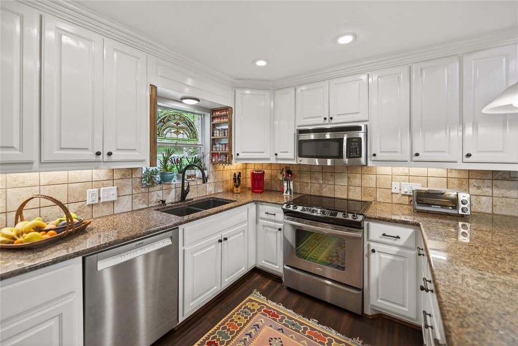 100 King Lance Court Property Photo 15