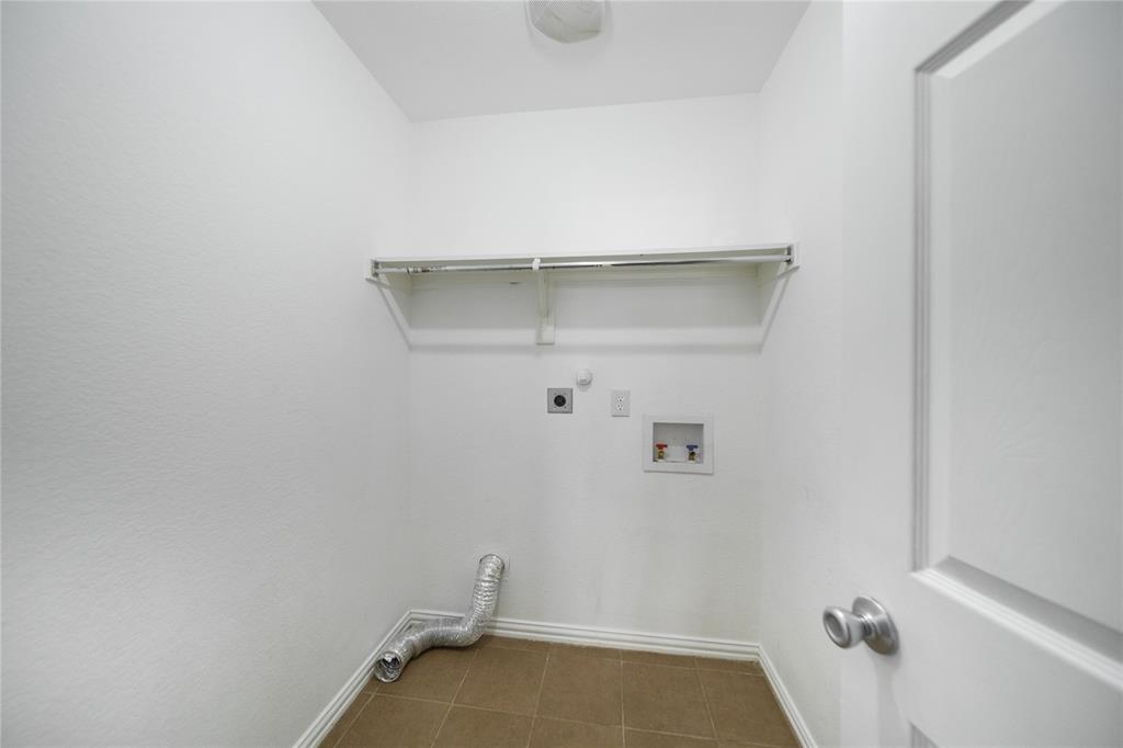 116 Birdbrook Drive Property Photo 10