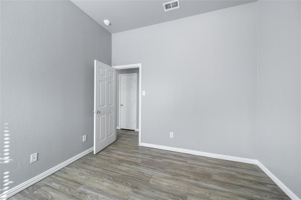 116 Birdbrook Drive Property Photo 13