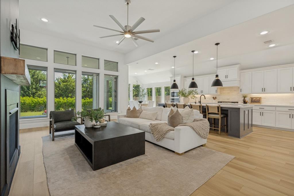 1513 Snapdragon Court Property Photo 1