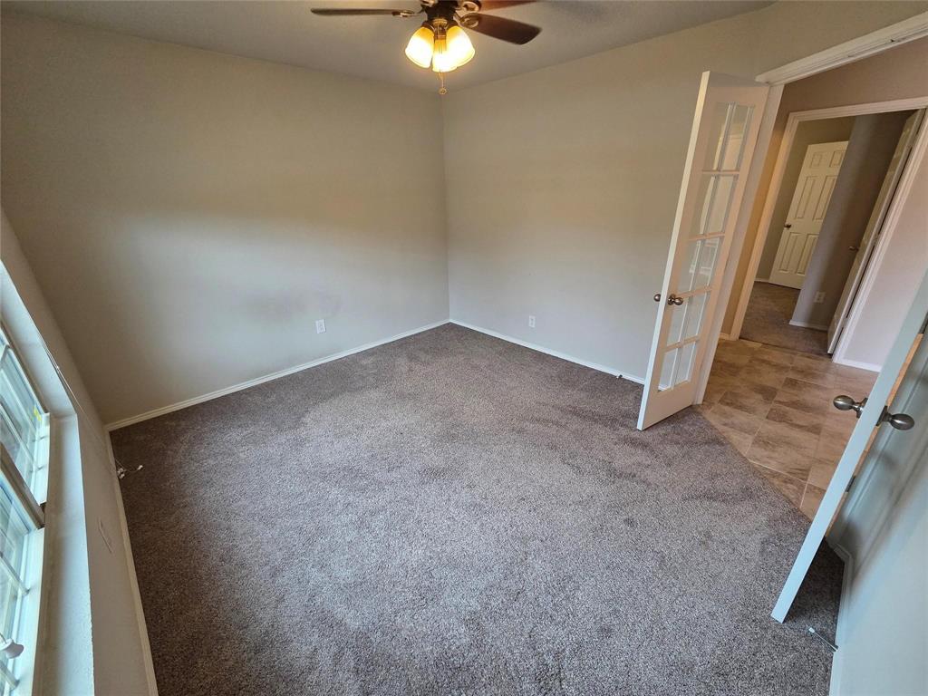7504 Boat Wind Road Property Photo 4