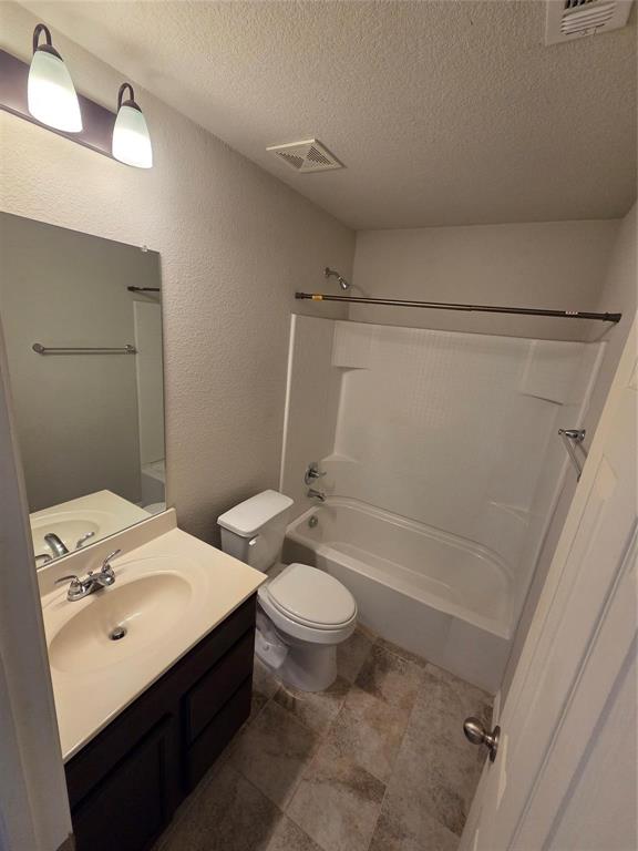 7504 Boat Wind Road Property Photo 5