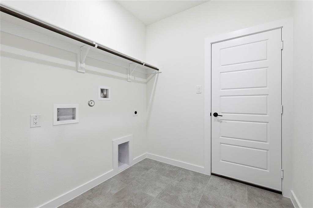 4645 Commack Drive Property Photo 28