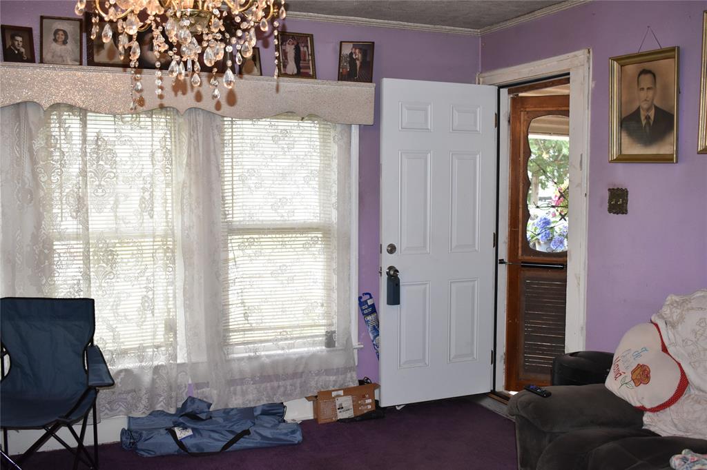 811 Buckalew Street Property Photo 3