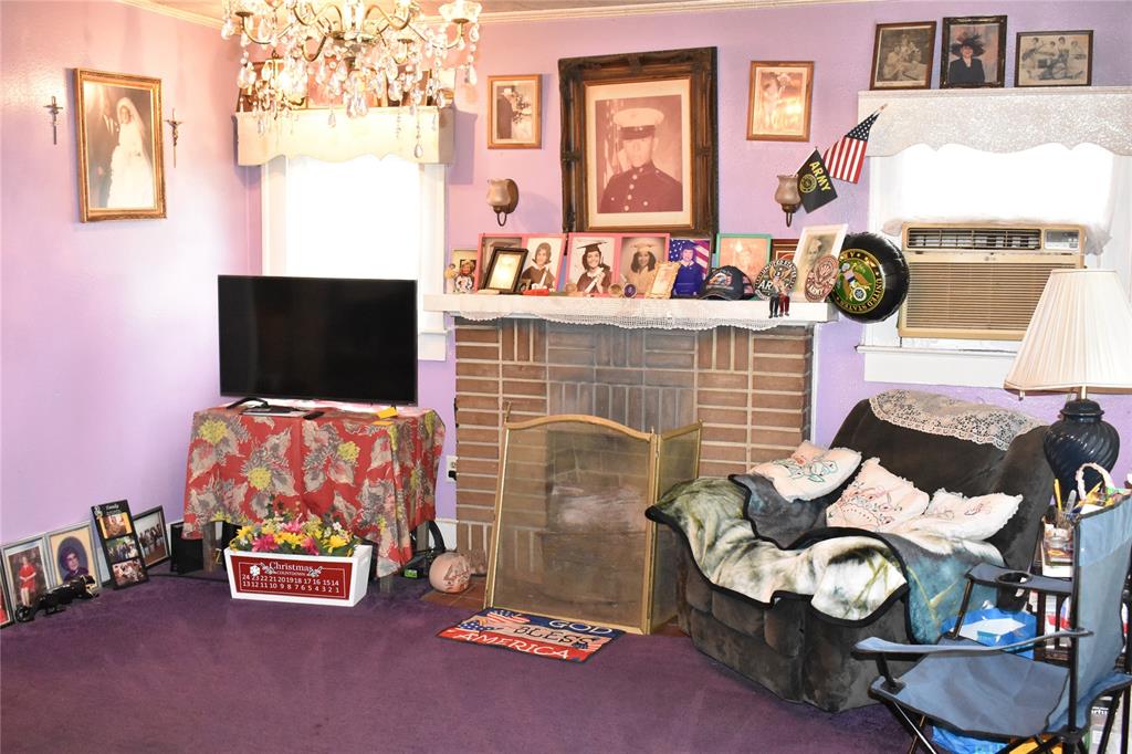 811 Buckalew Street Property Photo 6