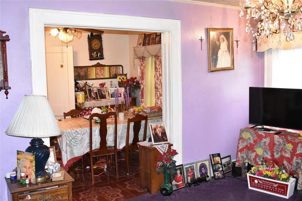 811 Buckalew Street Property Photo 7