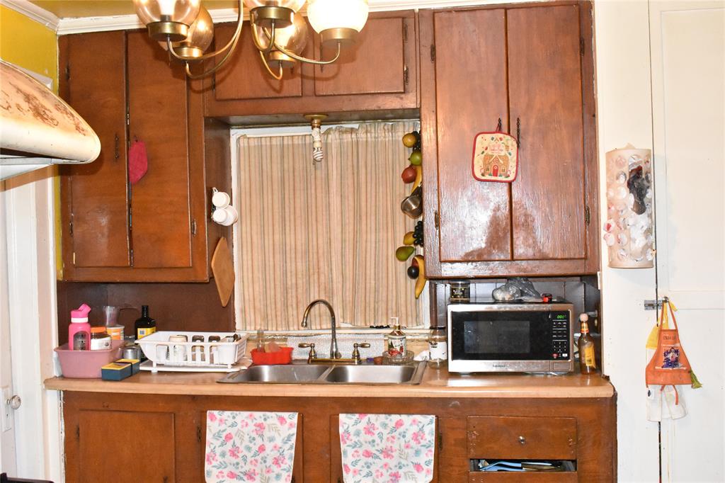 811 Buckalew Street Property Photo 10