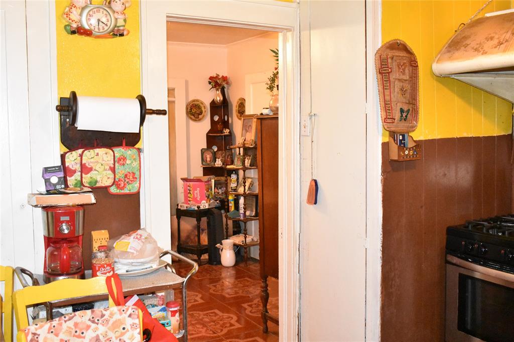 811 Buckalew Street Property Photo 12